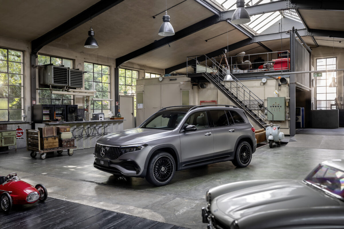 MERCEDES-BENZ