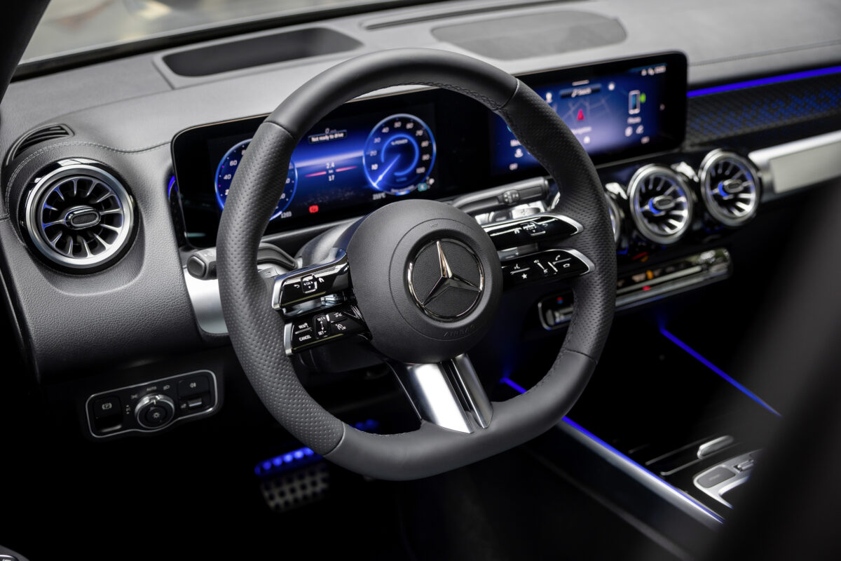 MERCEDES-BENZ
