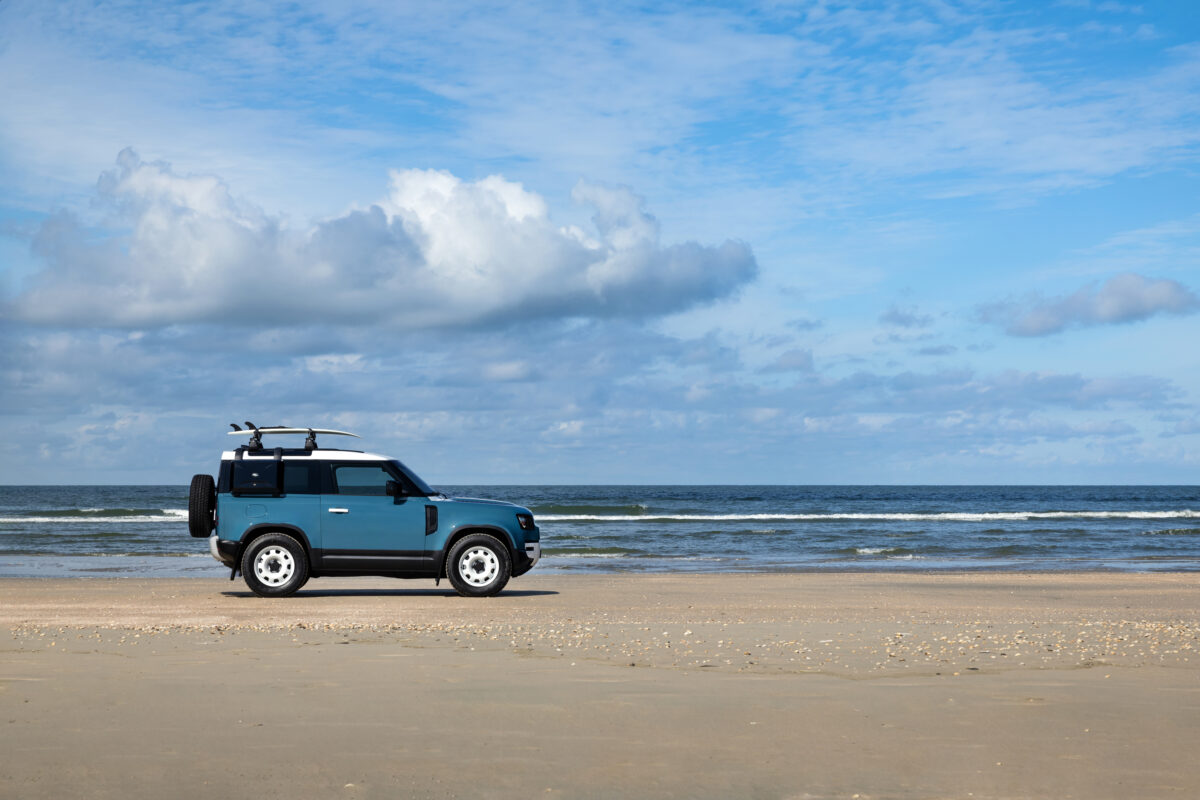 LAND ROVER DEFENDER
