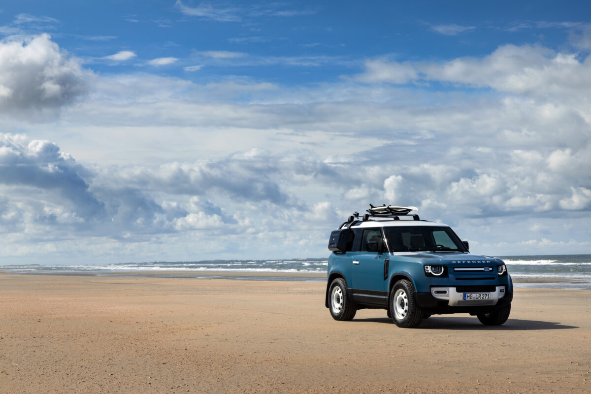 LAND ROVER DEFENDER
