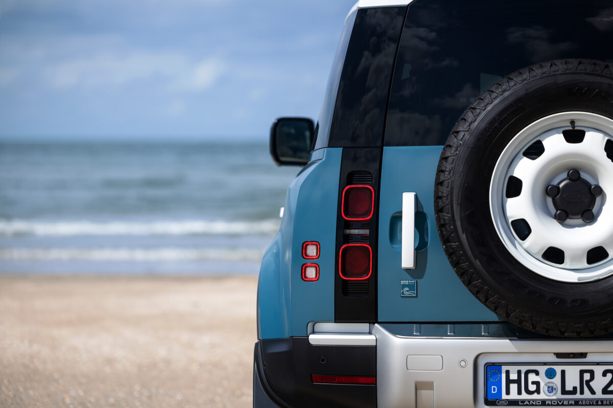 LAND ROVER DEFENDER