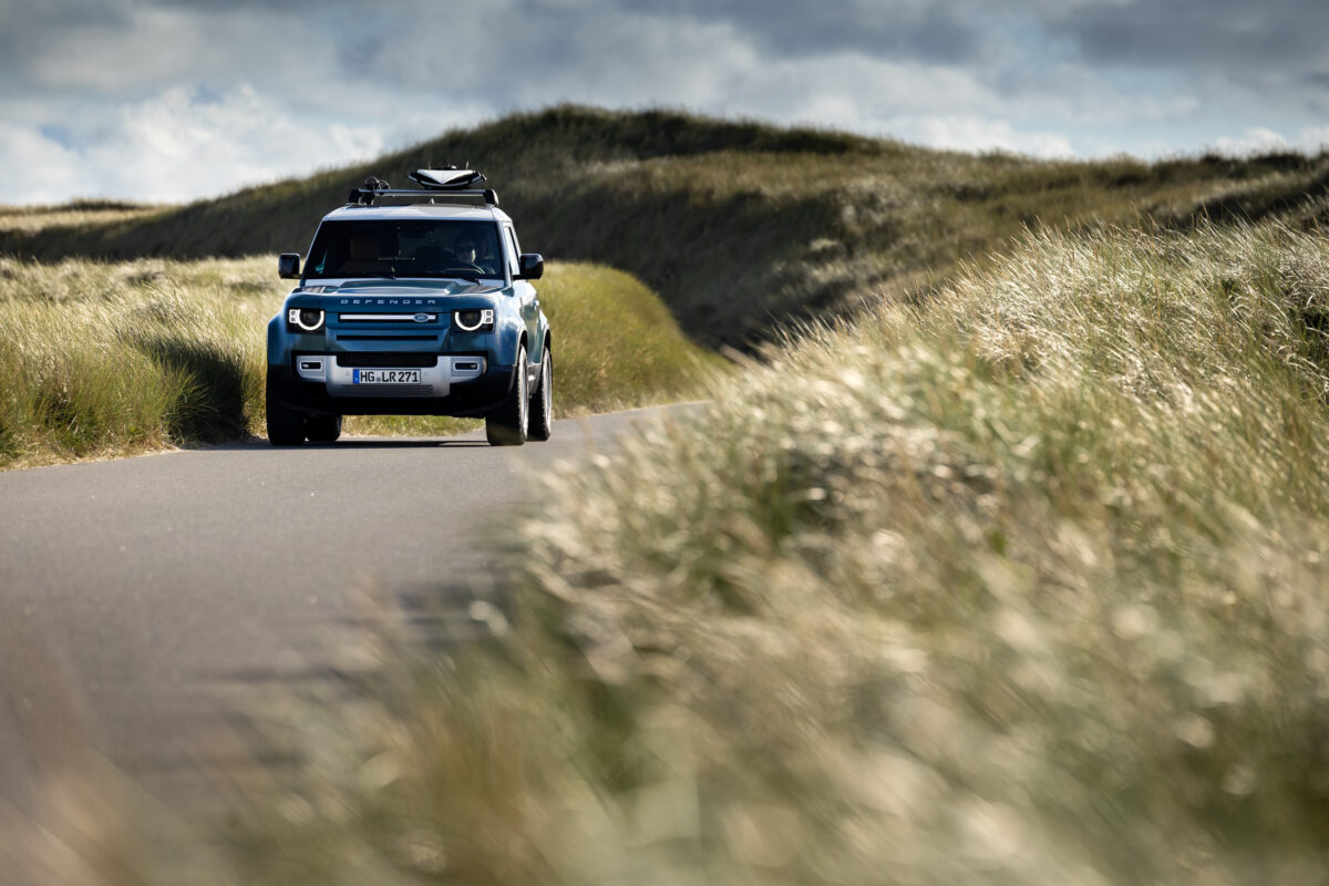 LAND ROVER DEFENDER