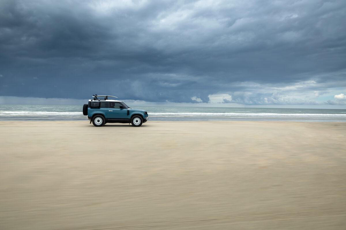 LAND ROVER DEFENDER