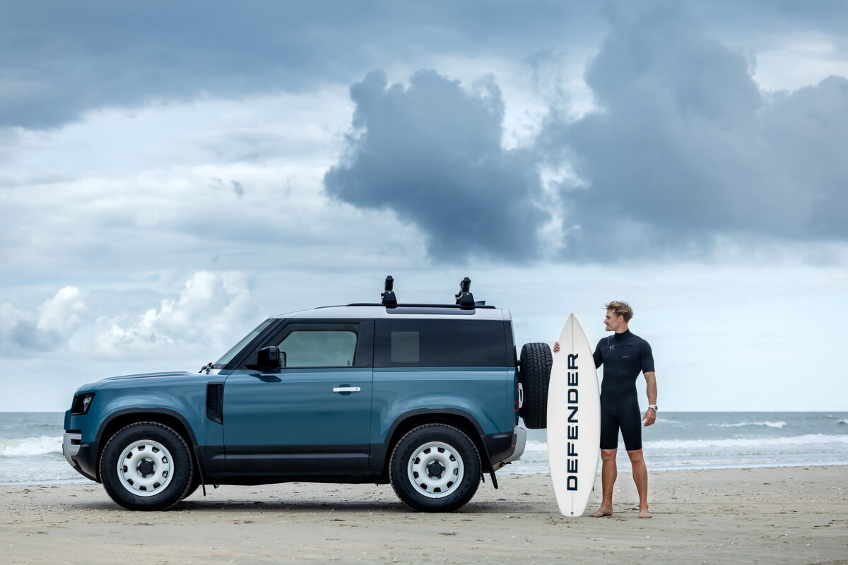 LAND ROVER DEFENDER