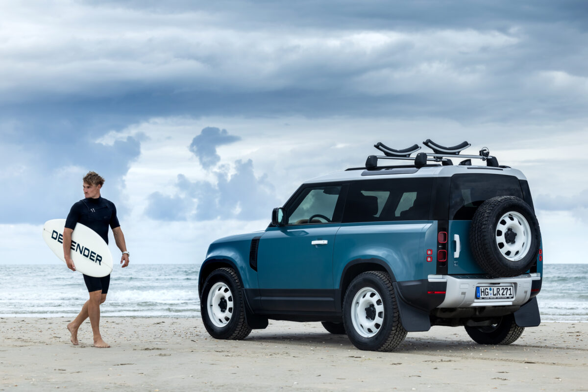 LAND ROVER DEFENDER