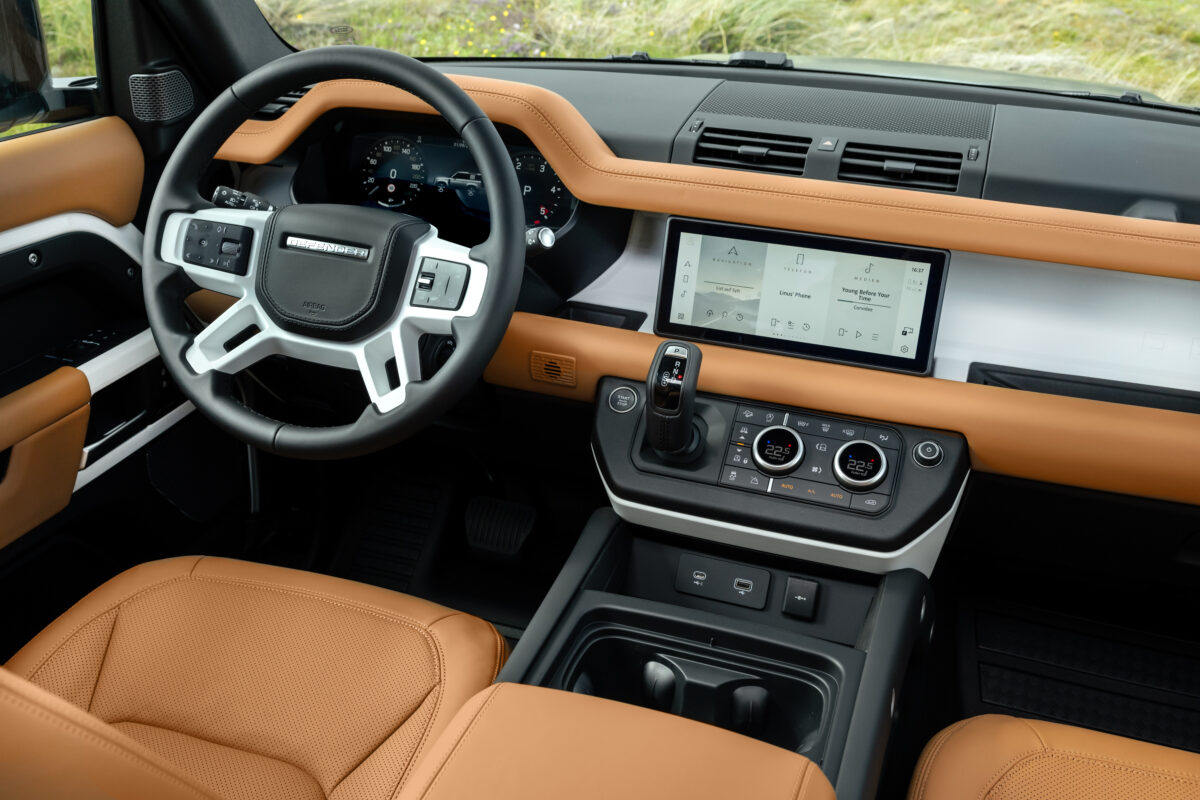 LAND ROVER DEFENDER