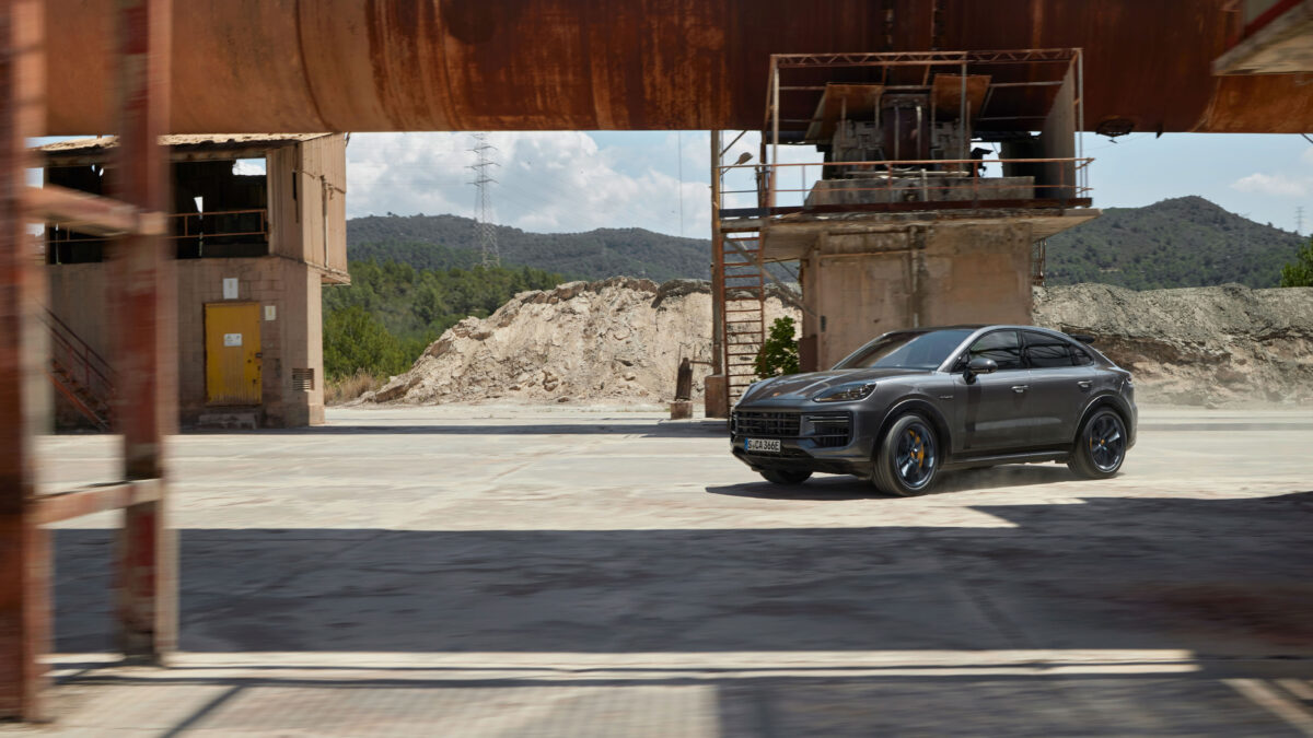 PORSCHE CAYENNE