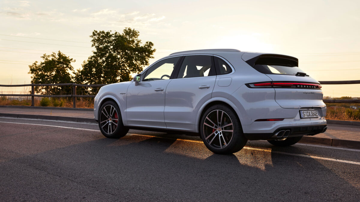 PORSCHE CAYENNE