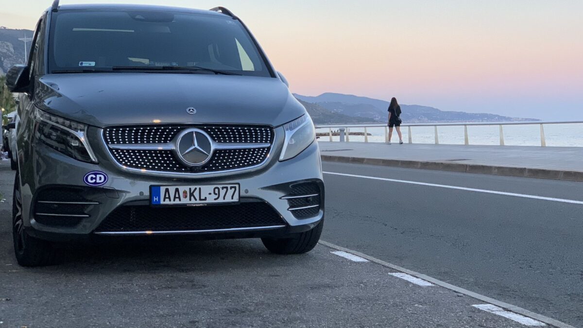 MERCEDES-BENZ V-OSZTÁLY