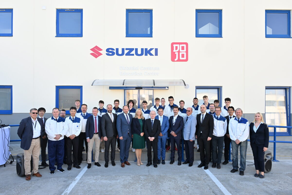 SUZUKI