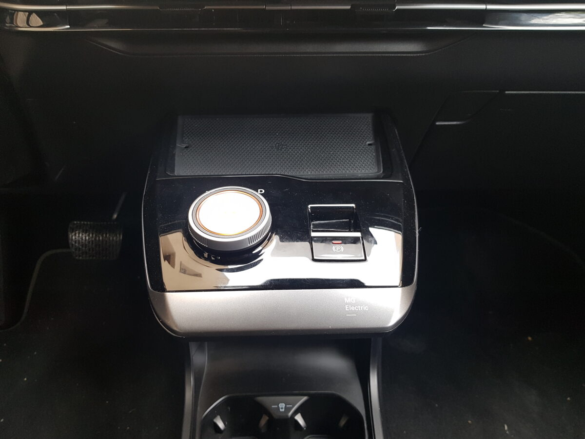 MG