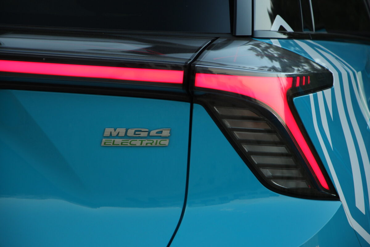 MG