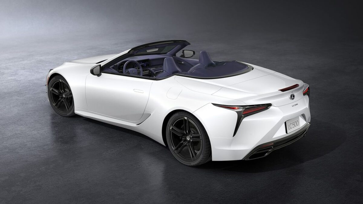 LEXUS