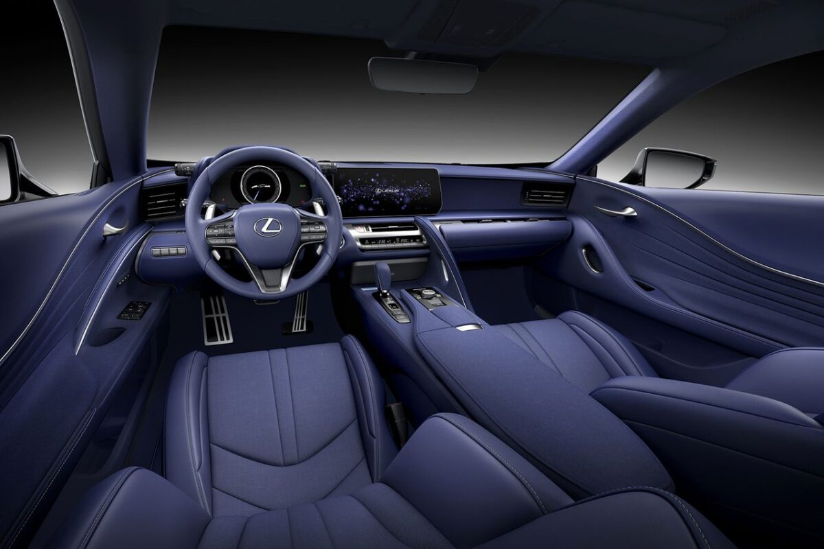 LEXUS