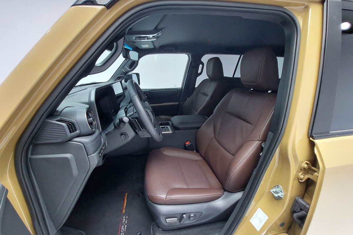 TOYOTA LAND CRUISER