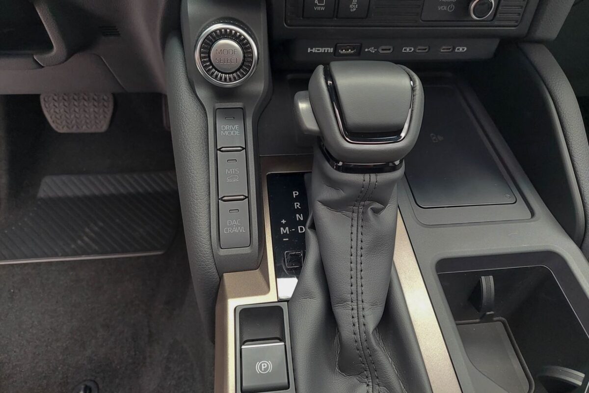 TOYOTA LAND CRUISER