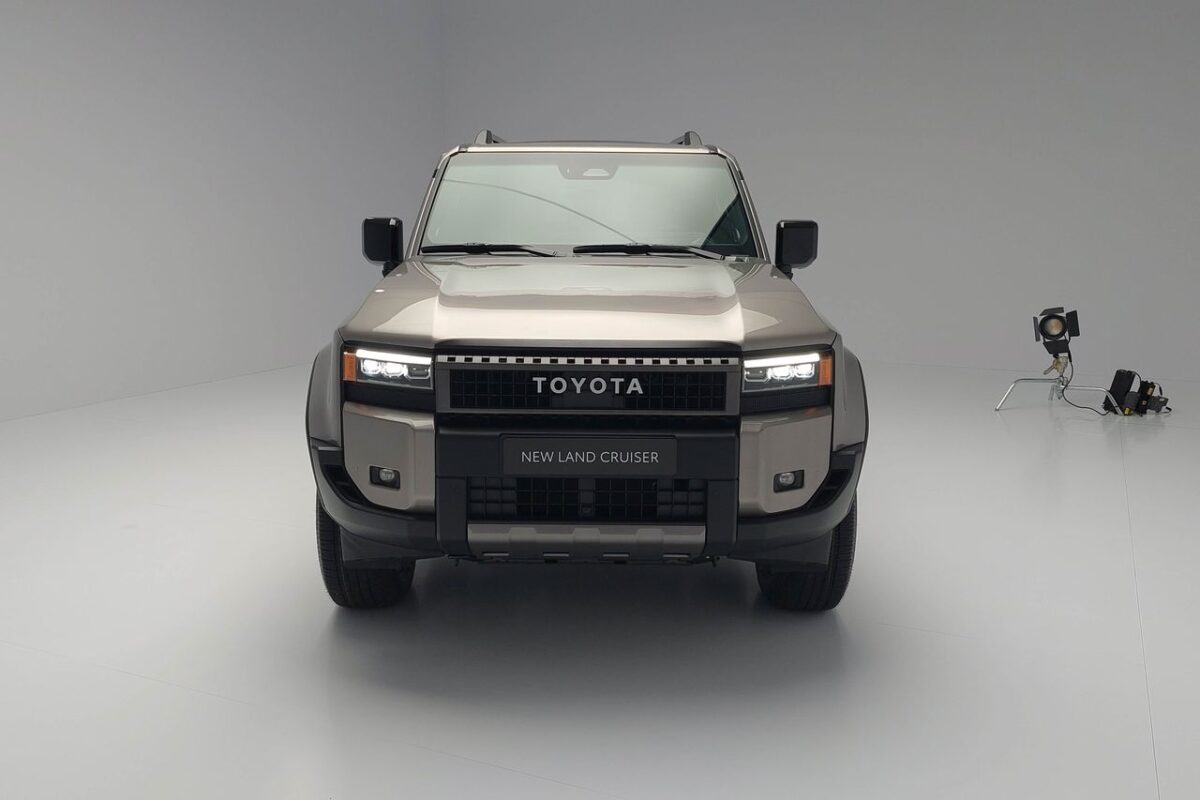 TOYOTA LAND CRUISER