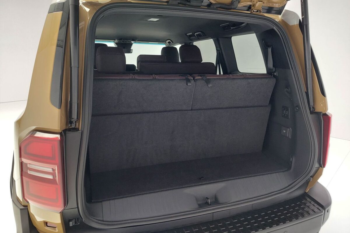 TOYOTA LAND CRUISER