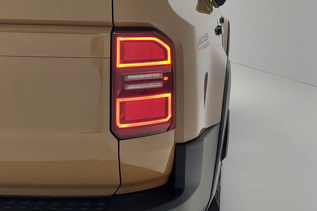 TOYOTA LAND CRUISER