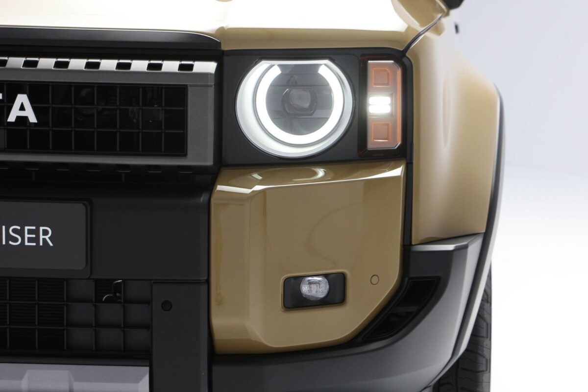 TOYOTA LAND CRUISER