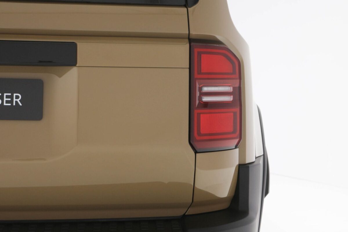 TOYOTA LAND CRUISER
