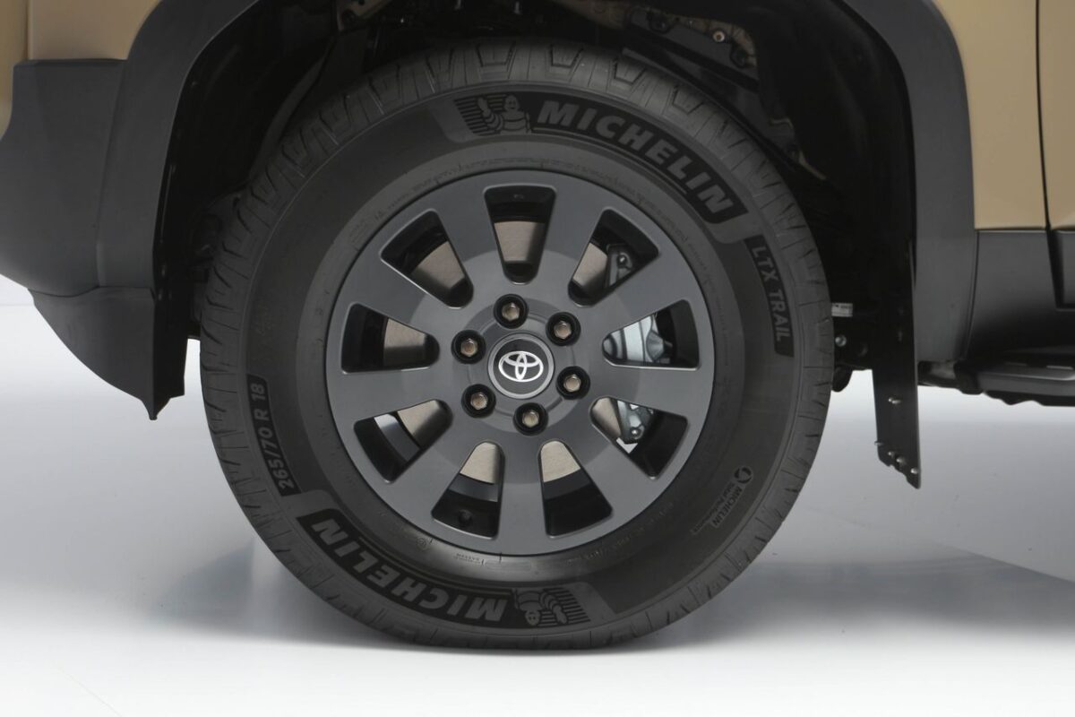 TOYOTA LAND CRUISER