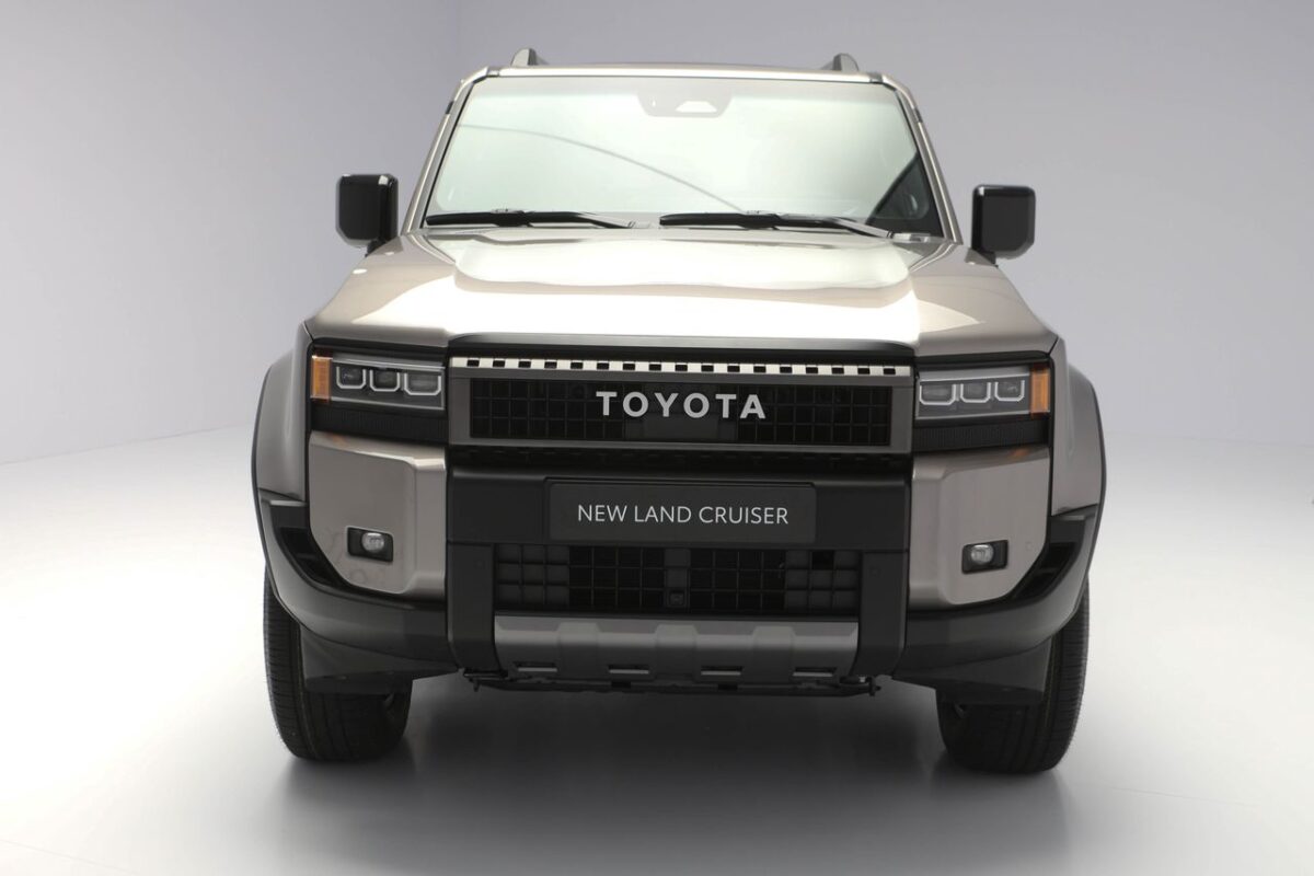 TOYOTA LAND CRUISER
