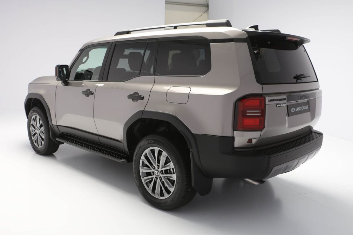 TOYOTA LAND CRUISER