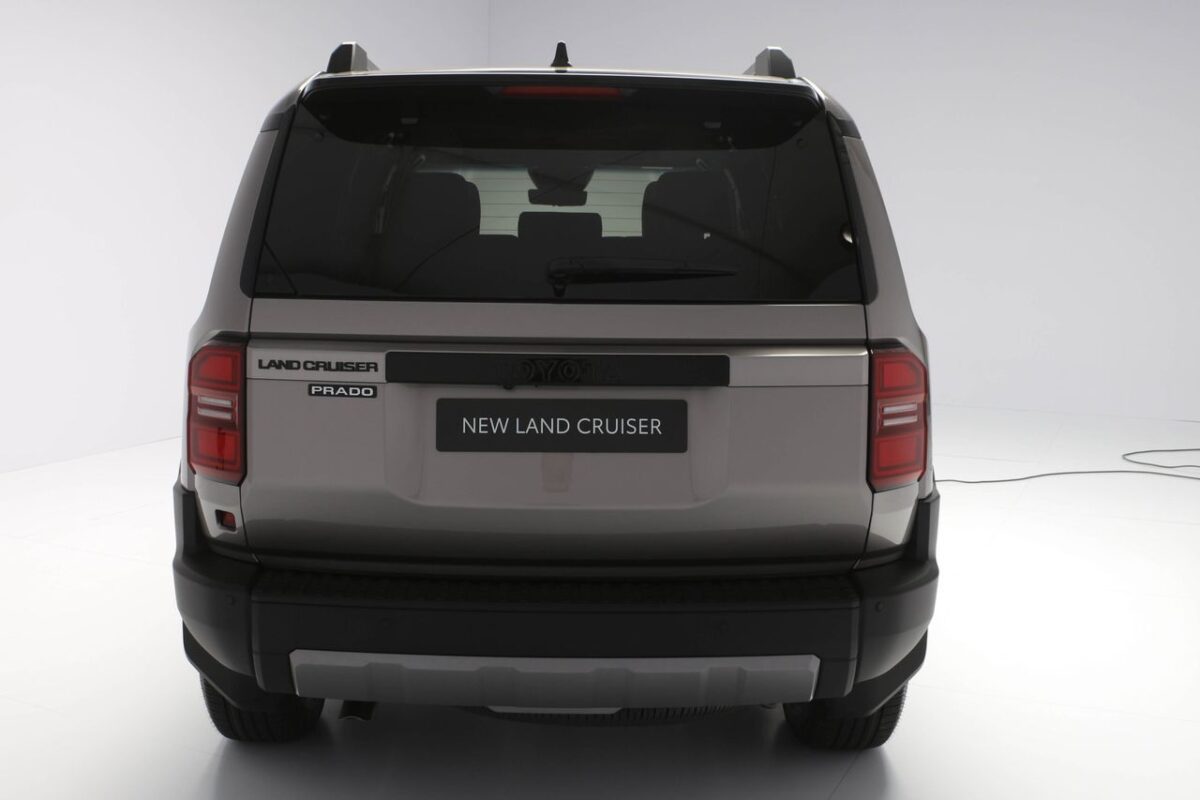 TOYOTA LAND CRUISER