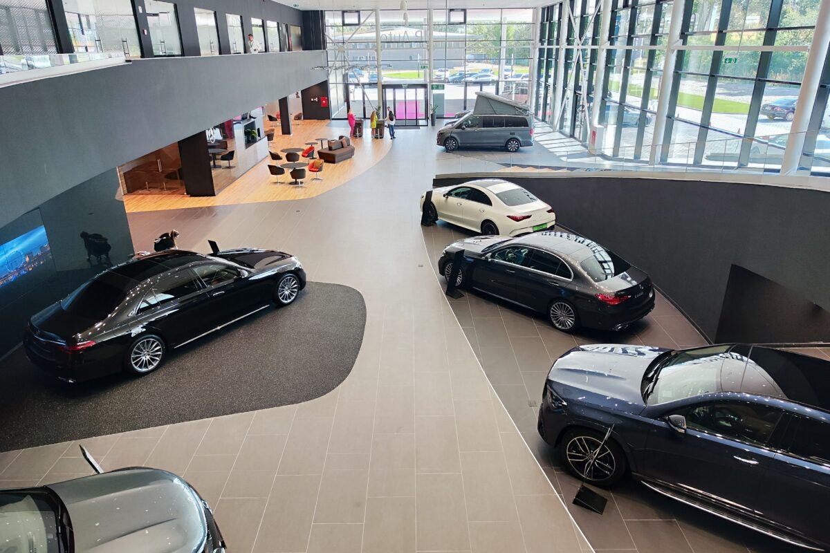 MERCEDES-BENZ
