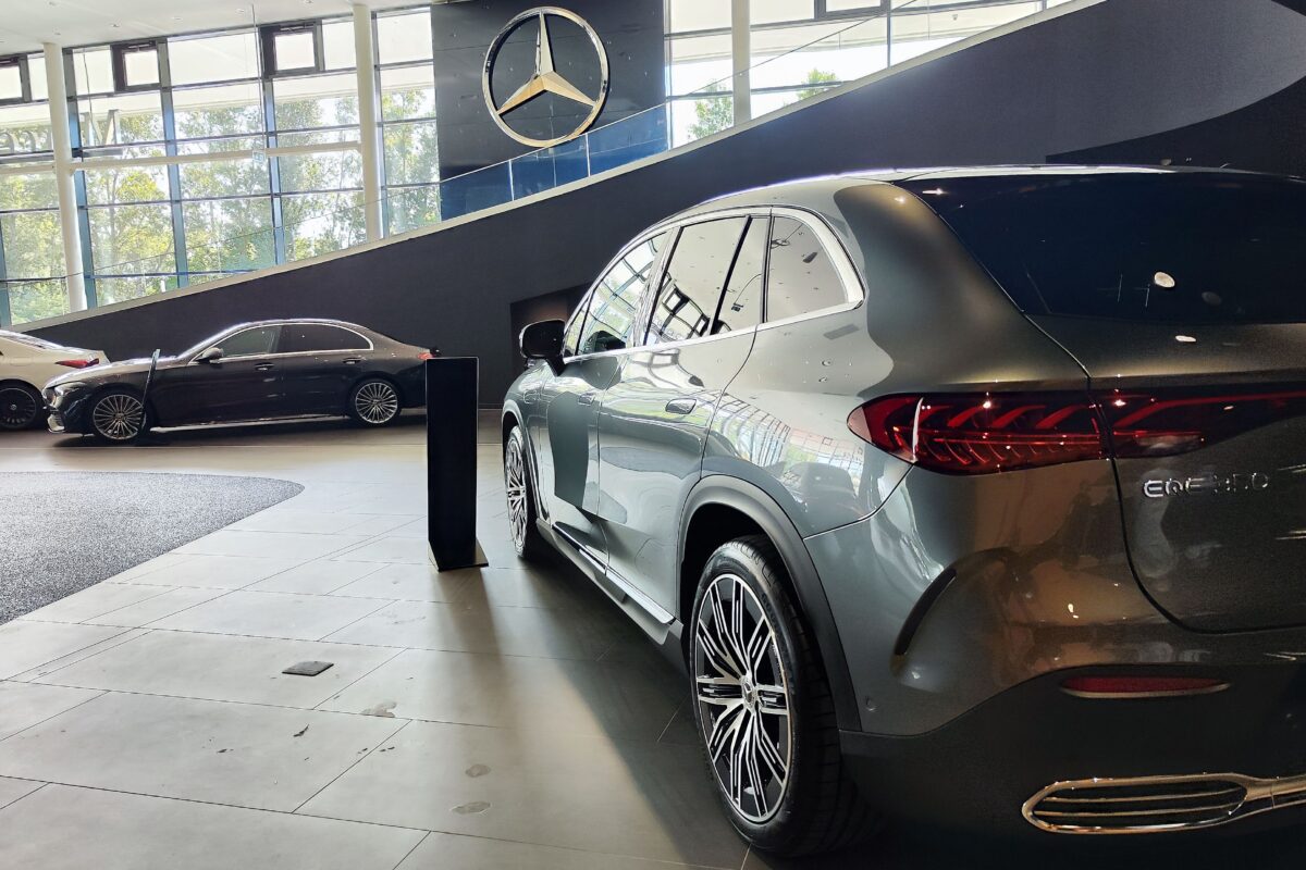 MERCEDES-BENZ