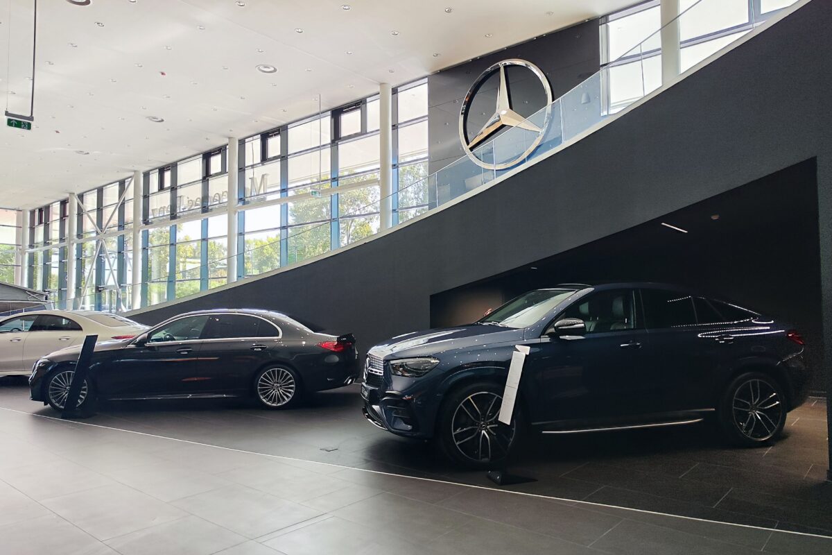 MERCEDES-BENZ
