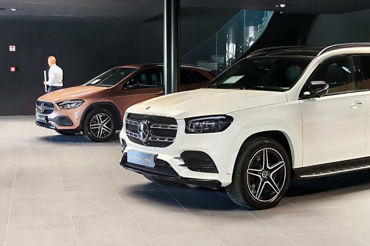 MERCEDES-BENZ