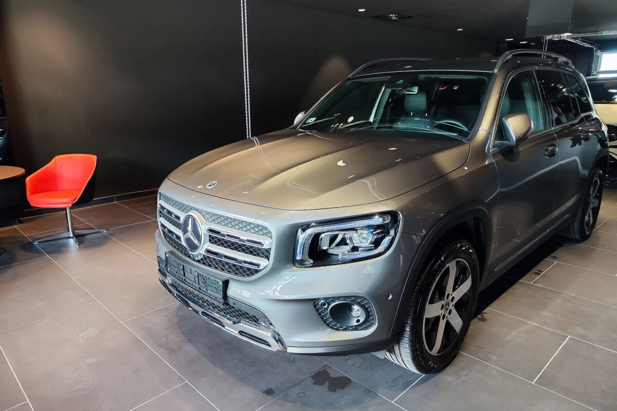 MERCEDES-BENZ