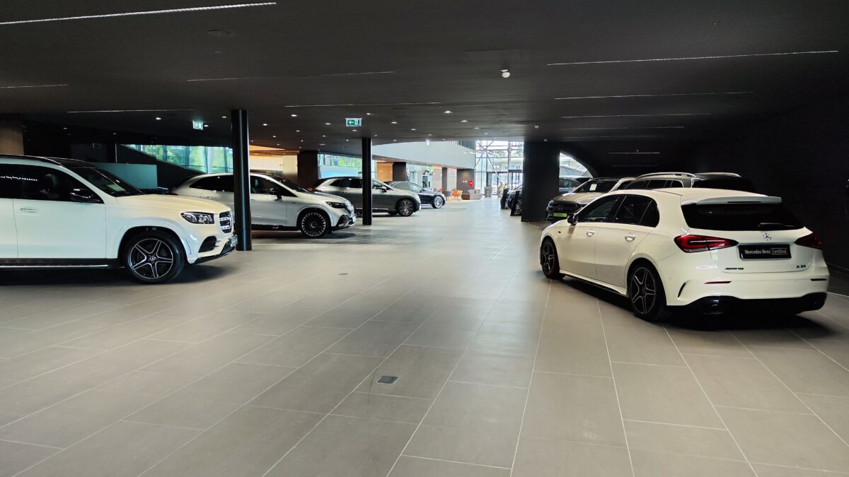 MERCEDES-BENZ
