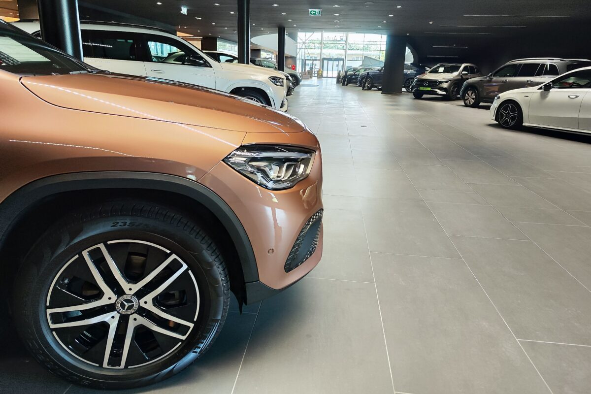 MERCEDES-BENZ