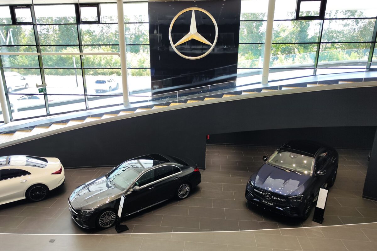 MERCEDES-BENZ