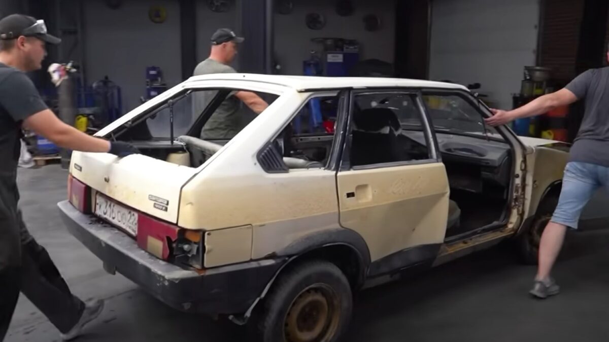 LADA SAMARA