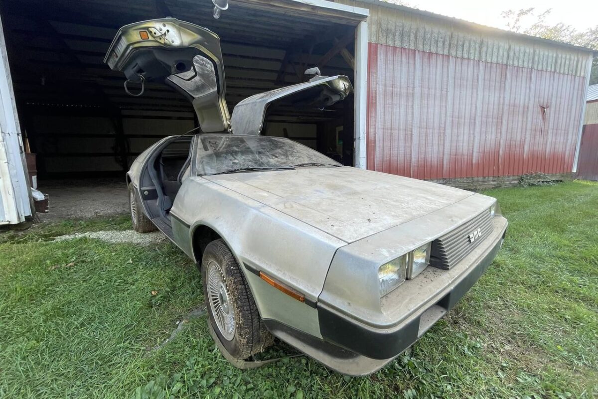 DE LOREAN DMC-12