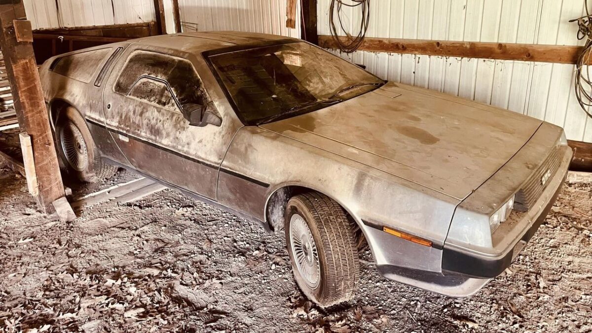 DE LOREAN DMC-12