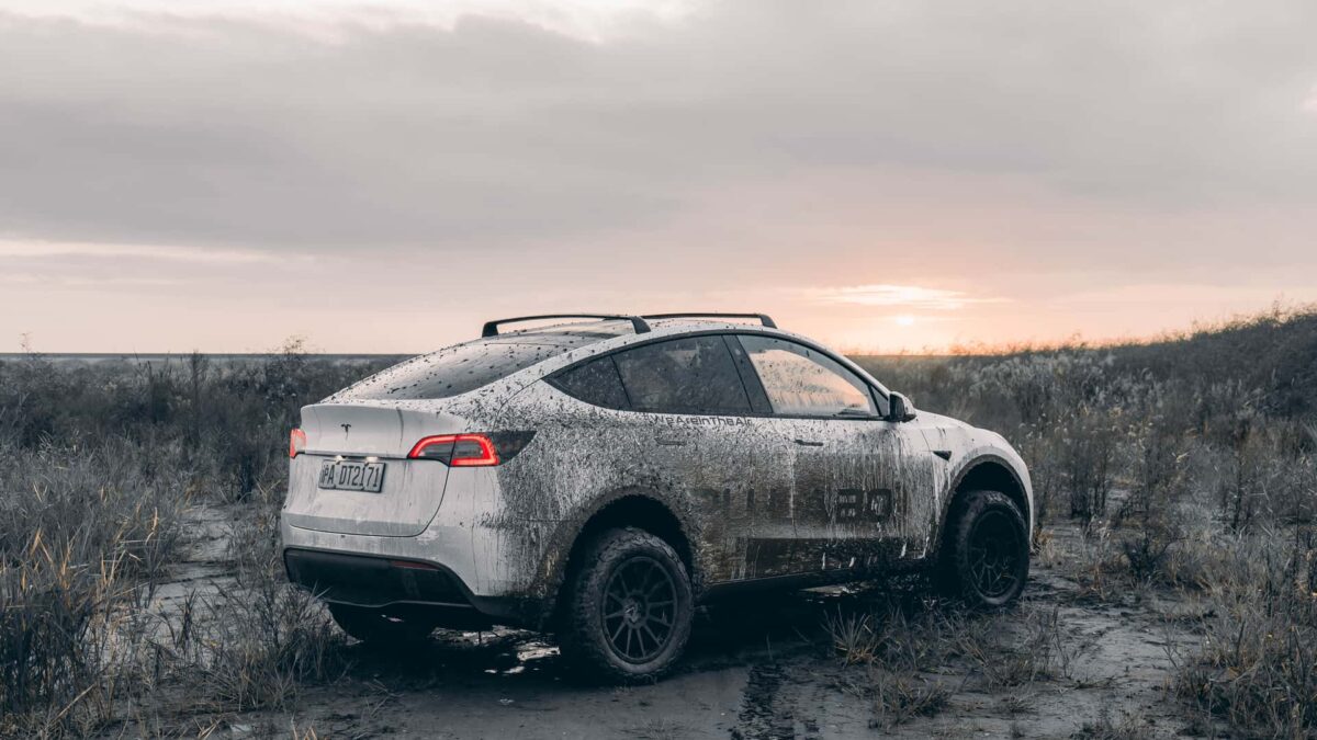TESLA MODEL Y