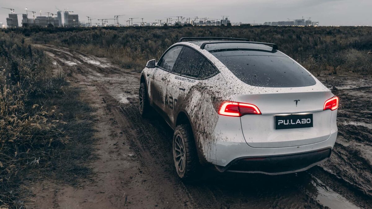TESLA MODEL Y