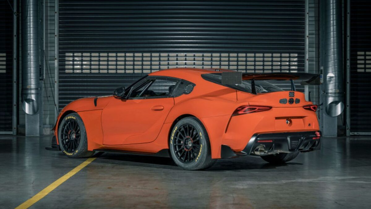 TOYOTA SUPRA
