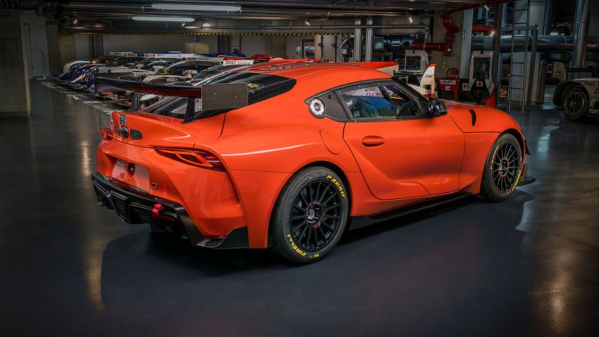 TOYOTA SUPRA