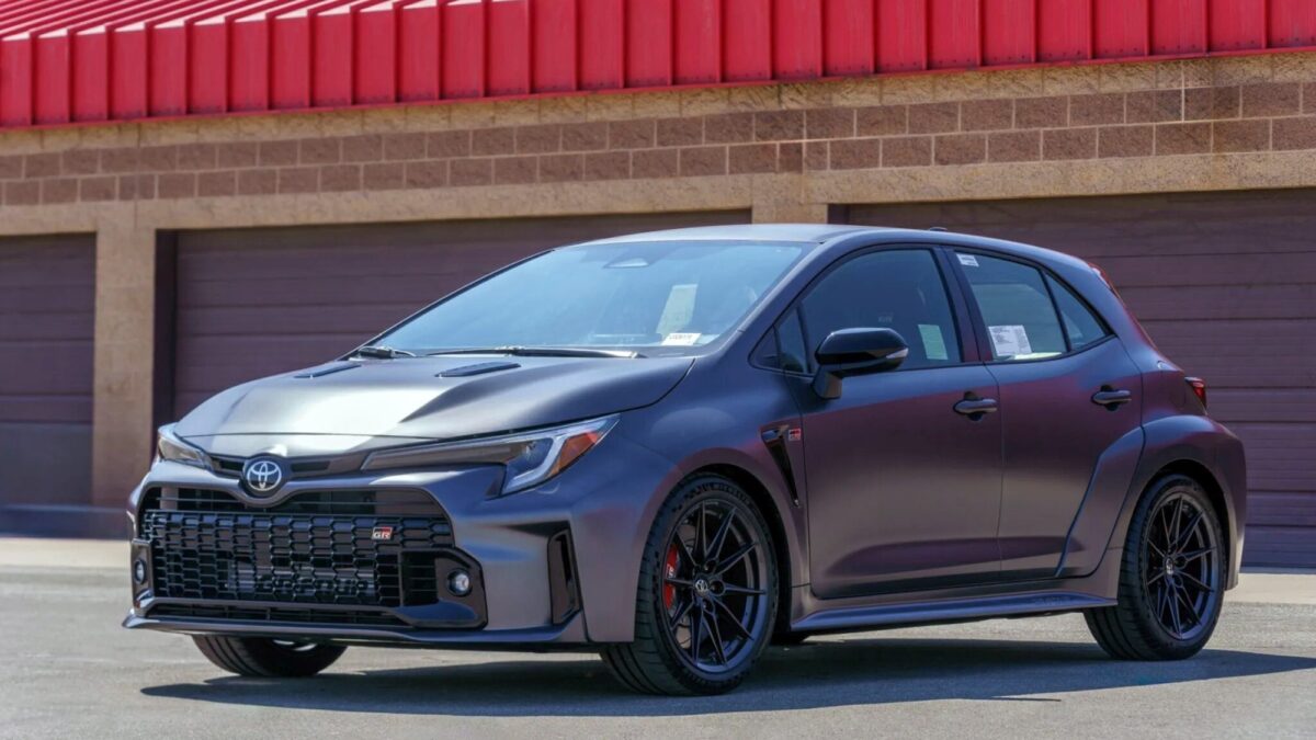 TOYOTA COROLLA