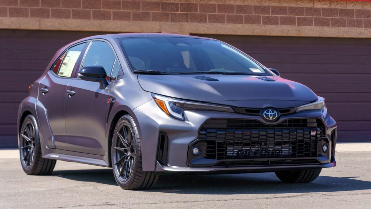 TOYOTA COROLLA
