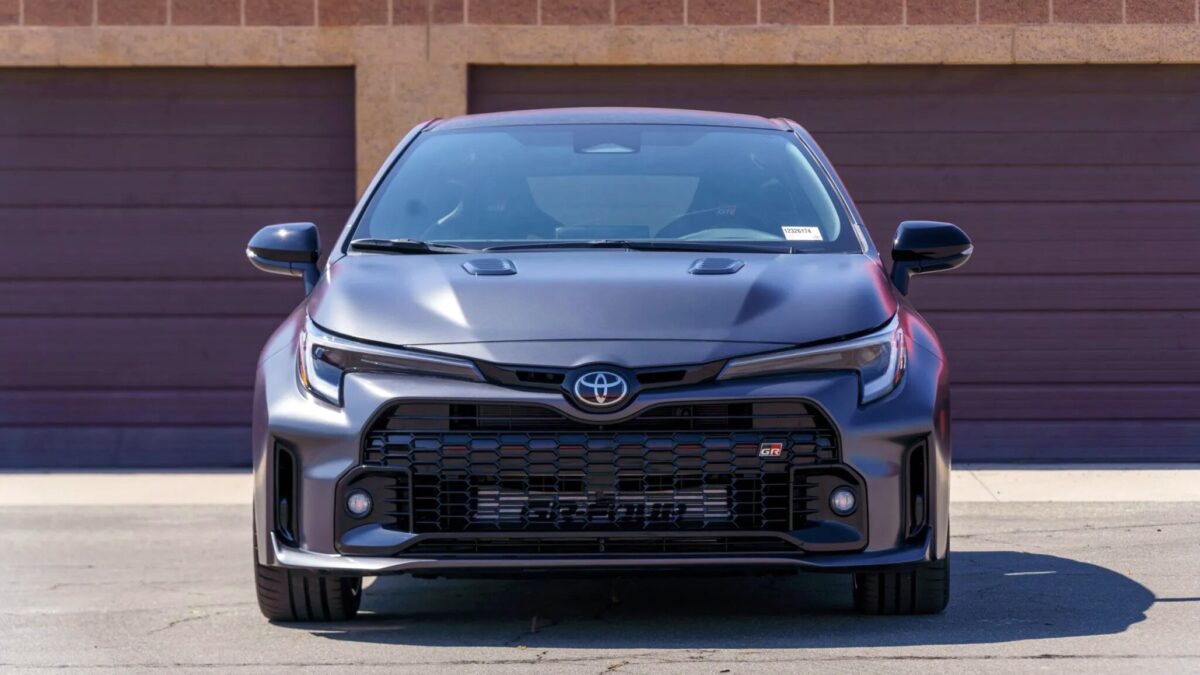 TOYOTA COROLLA