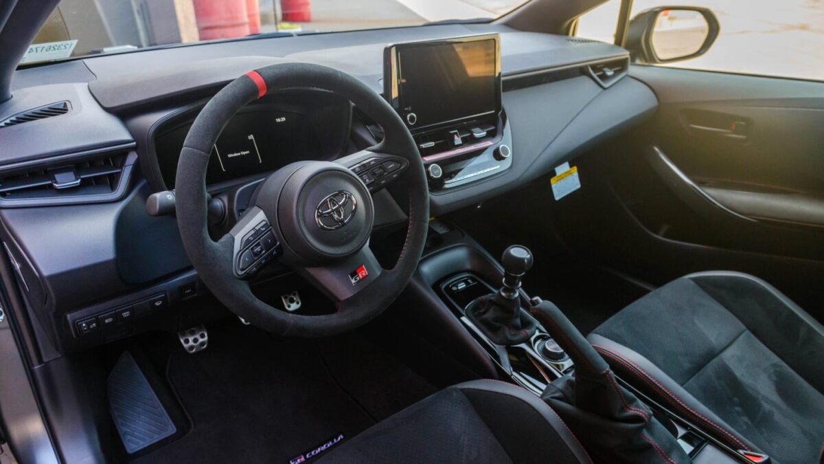 TOYOTA COROLLA