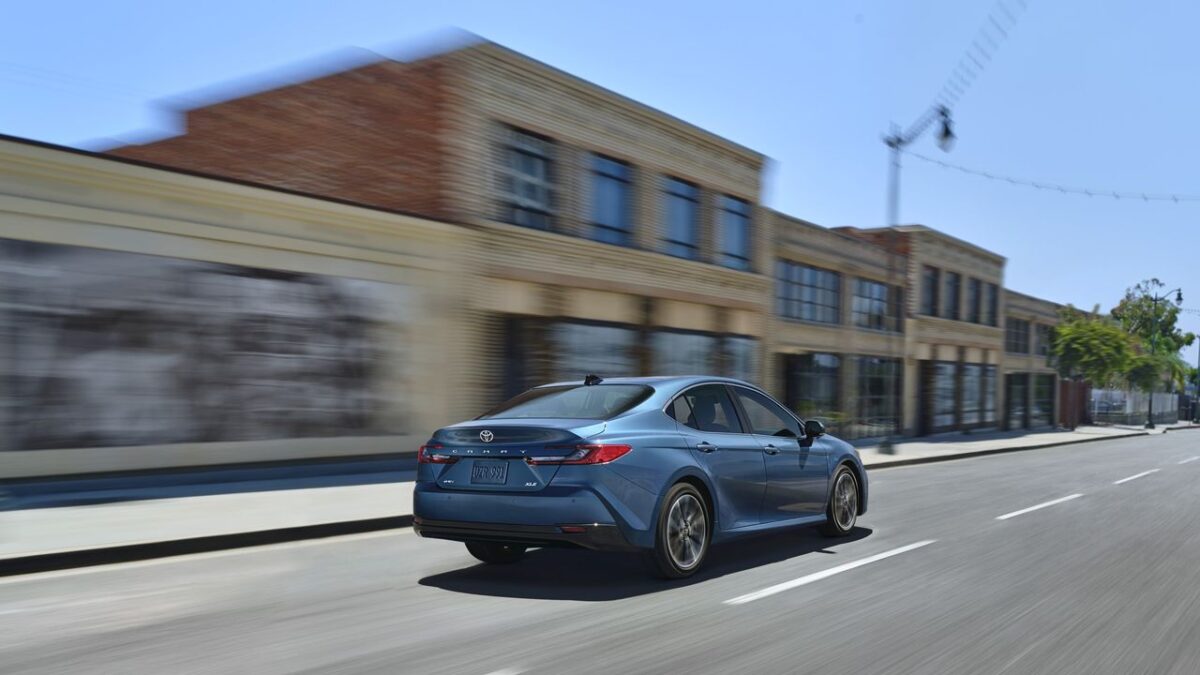 TOYOTA CAMRY