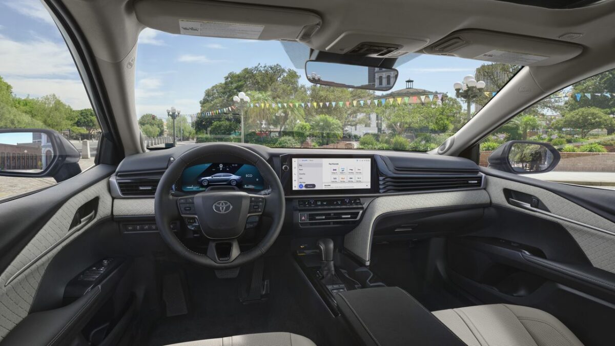 TOYOTA CAMRY